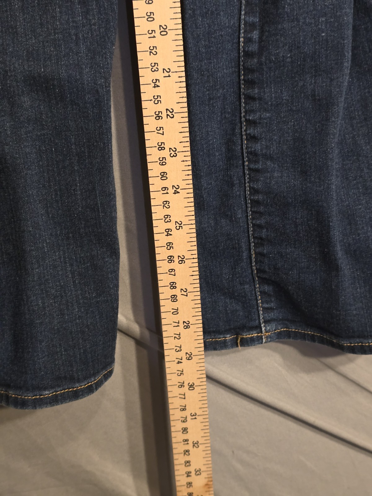 Eddie Bauer Slightly Curvy Jeans Womens 12 Blue Straight Stretch Denim
