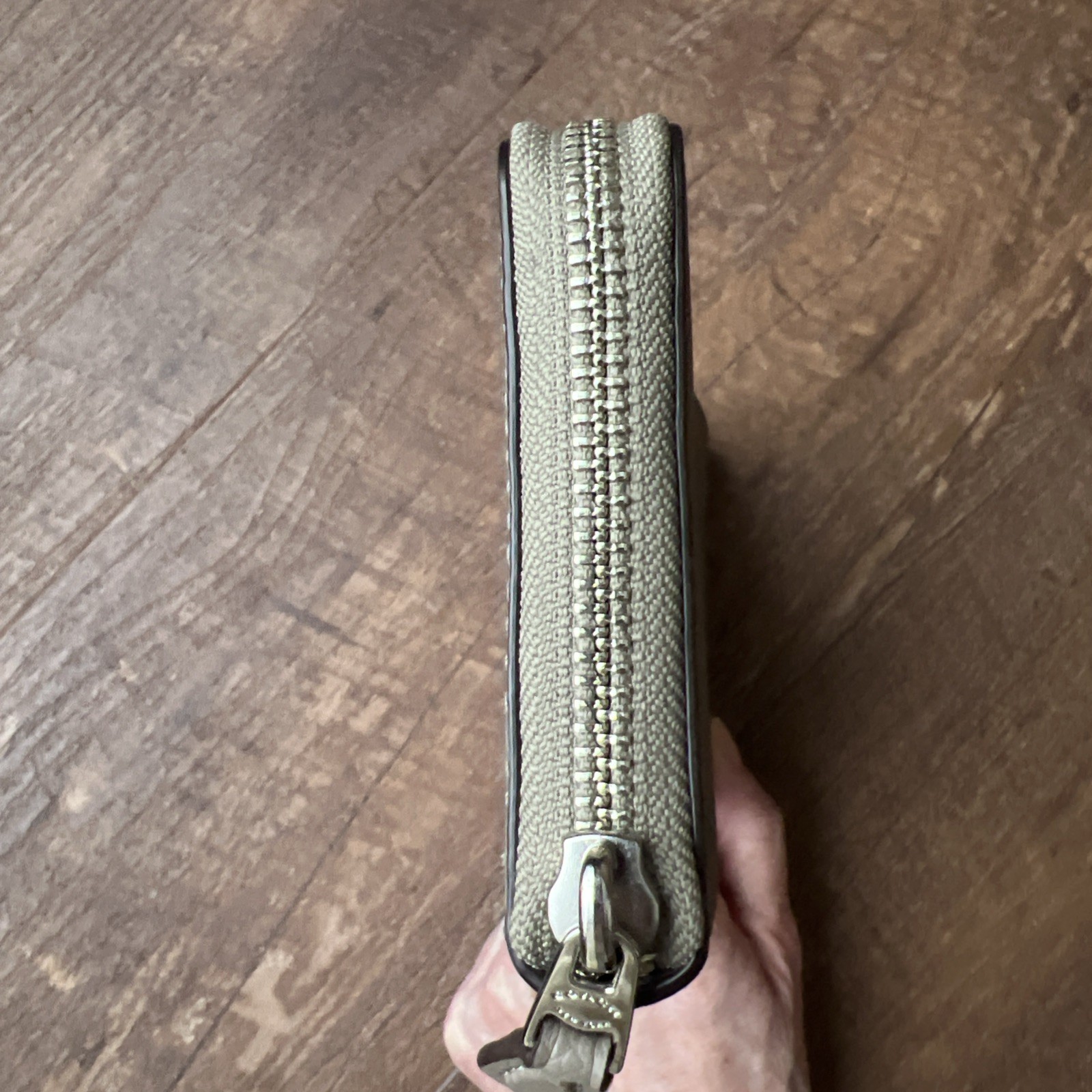 Coach Long Wallet 19cm Taupe Leather Gold Zip 12 Card Slots