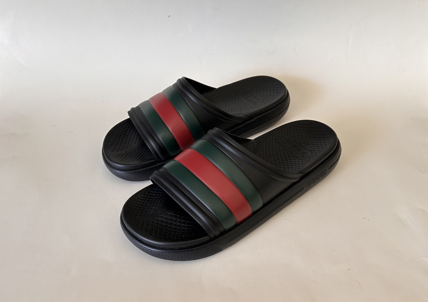 GUCCI Men’s Web Slide Sandal Black/Green/Red Size 9 (US) NIB 780286 J8700 1025