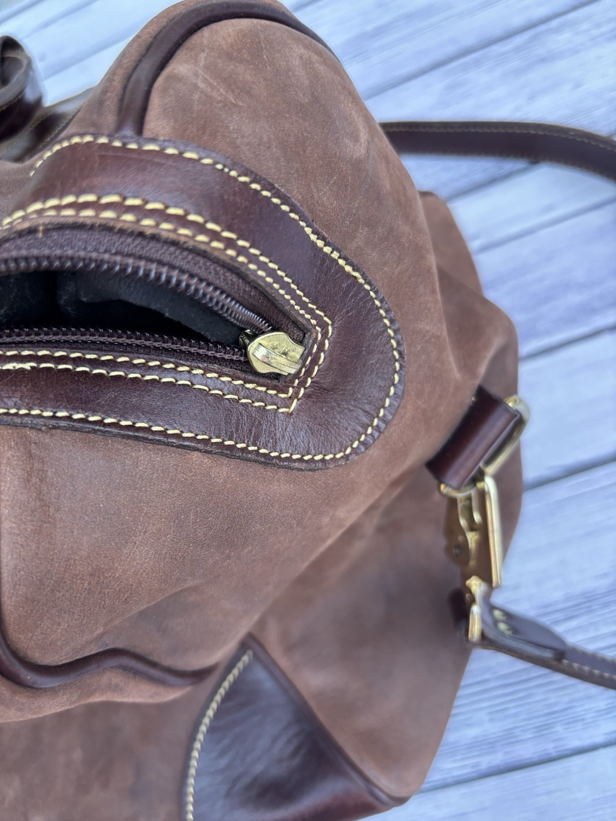 VINTAGE ROOTS X FORD BROWN LEATHER DUFFLE BAG