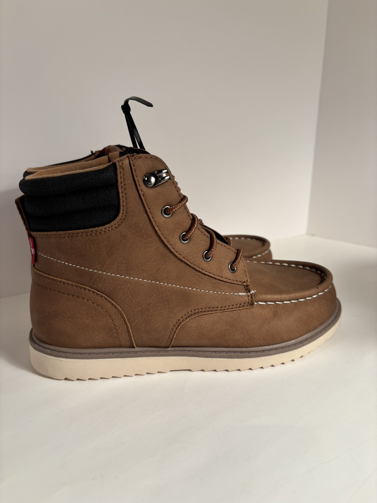 Levi’s Big Kid’s SIZE 4M Dean Boot in Tan/Brown