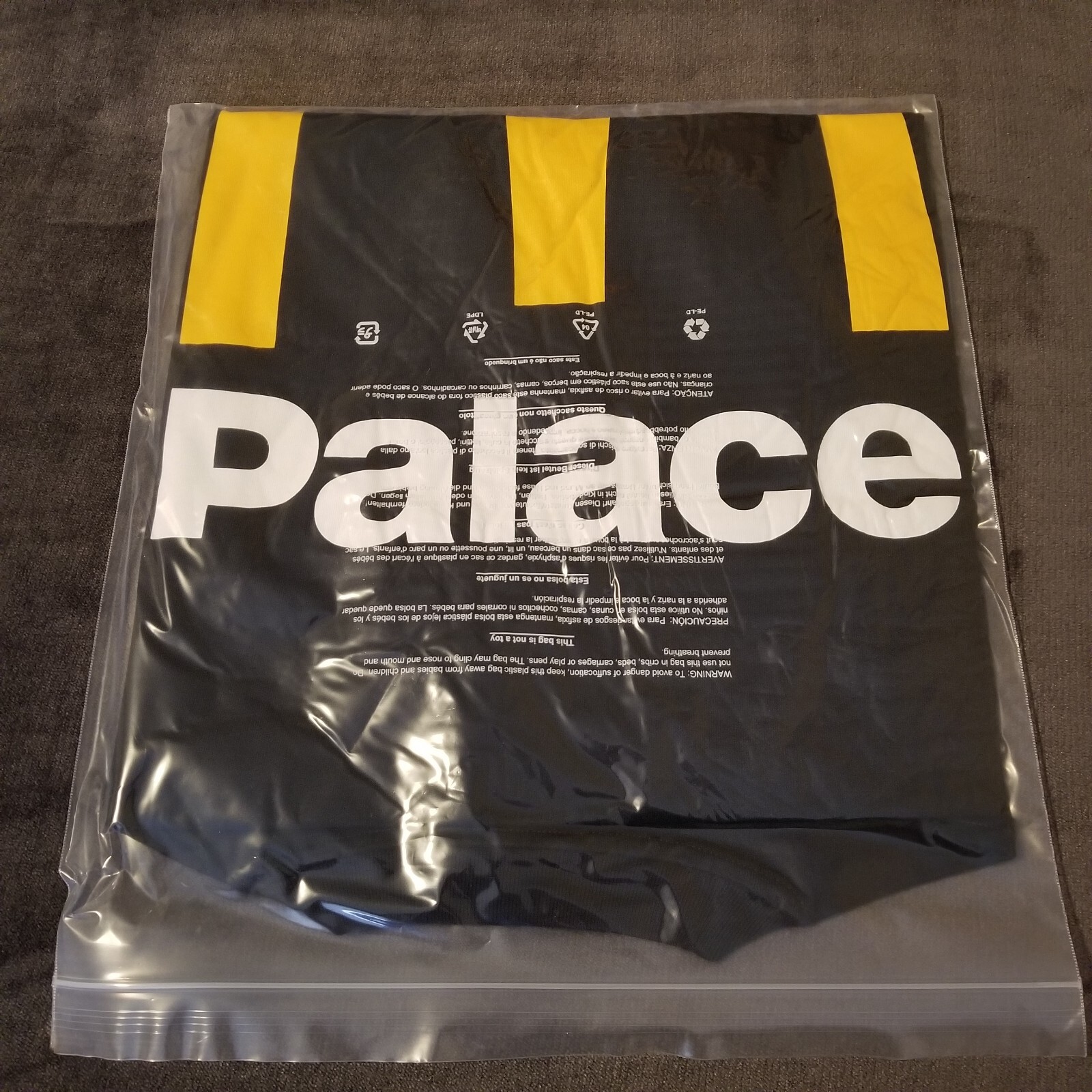 NEW Palace x McDonald’s Logo T-shirt Size Large Tee