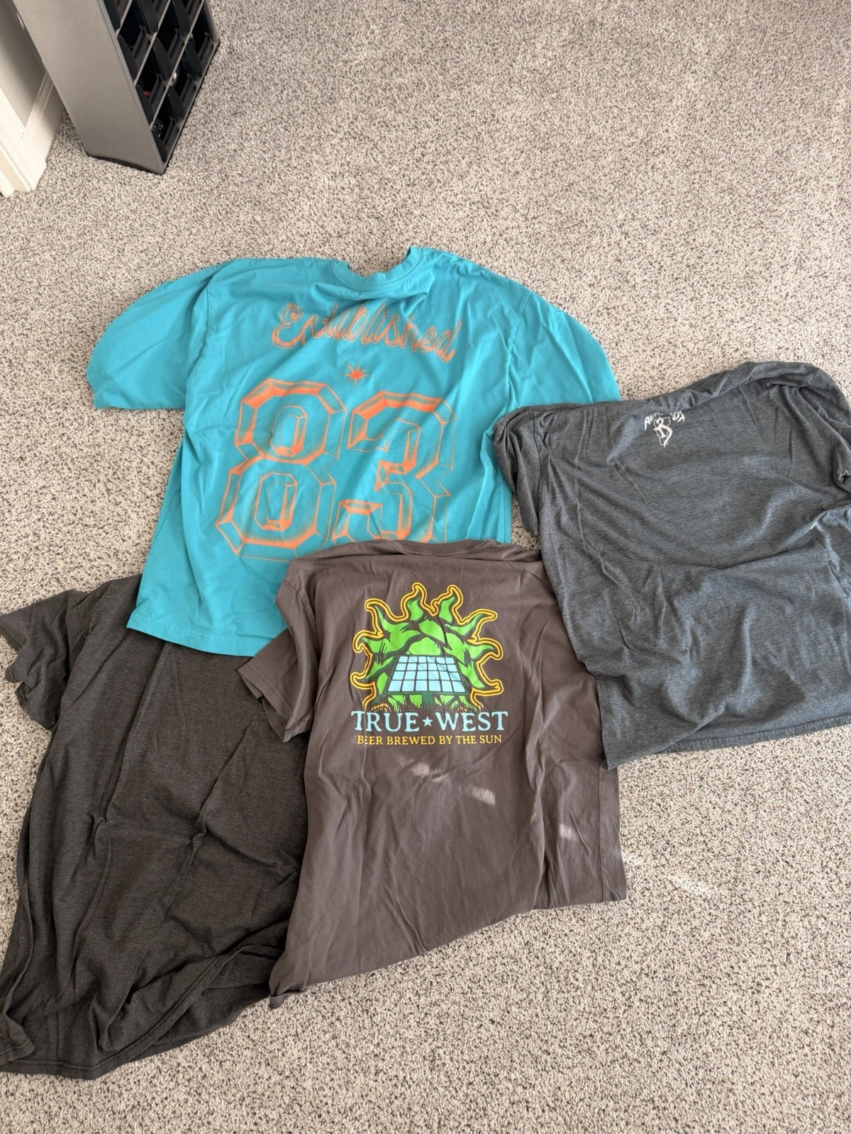 Mixed Brands Lot of 4 Beer Theme Graphic Print Cotton T-Shirts Multicolor L/XL