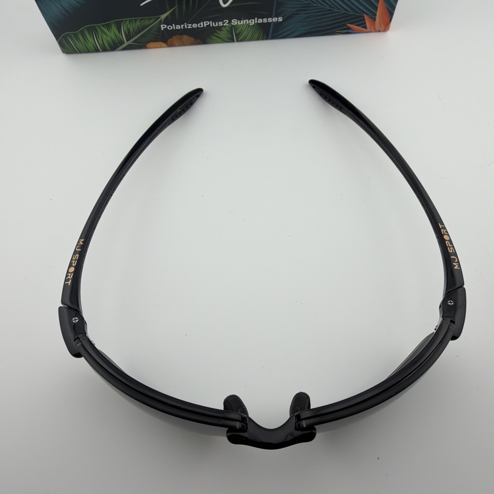 Maui Jim Ho’okipa Gloss Black Frame / Grey Polarized Lenses | MJ0407S-001