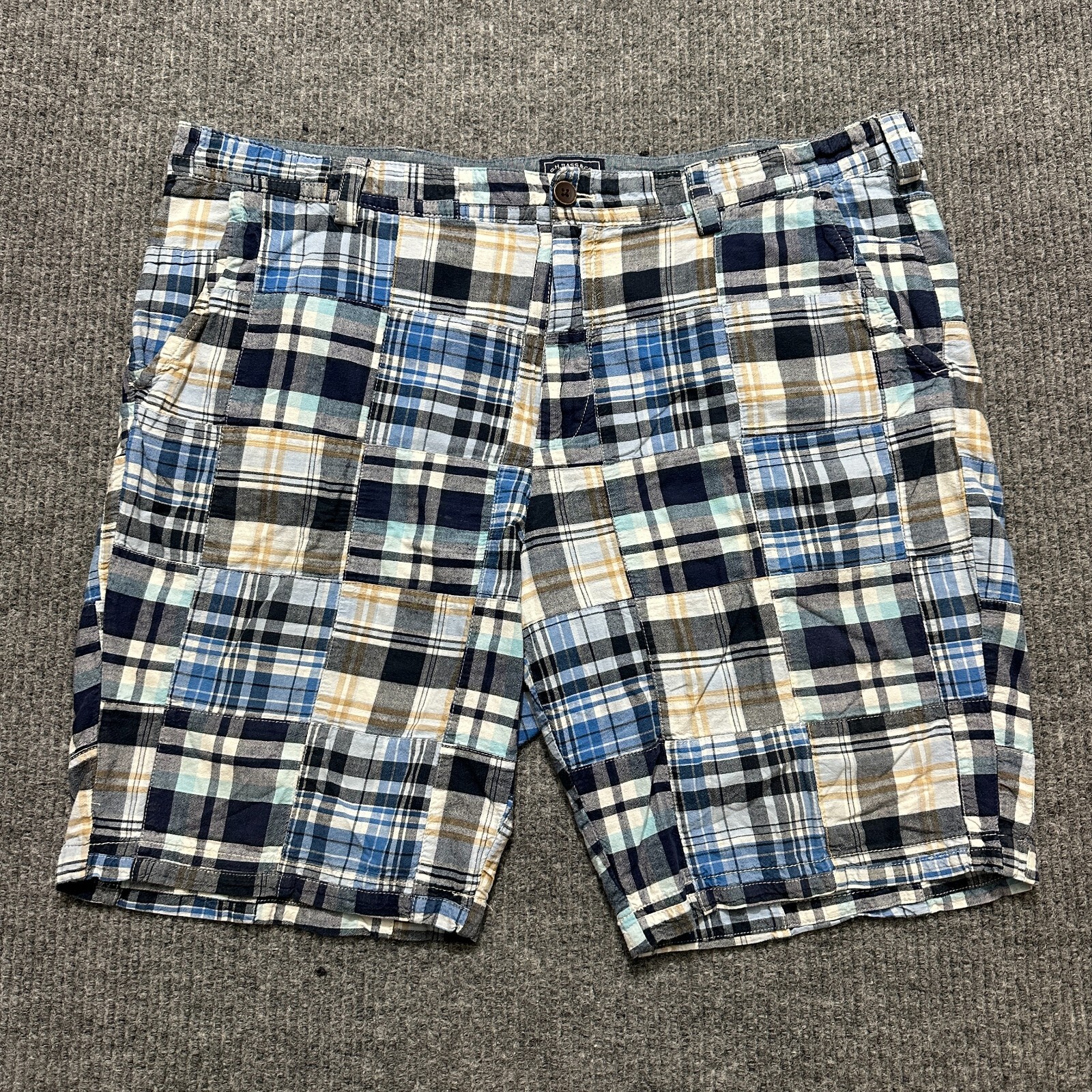 G.H. Bass & Co Mens Shorts Size 40 x 10-1/2 Madras Patchwork Plaid Mid Rise
