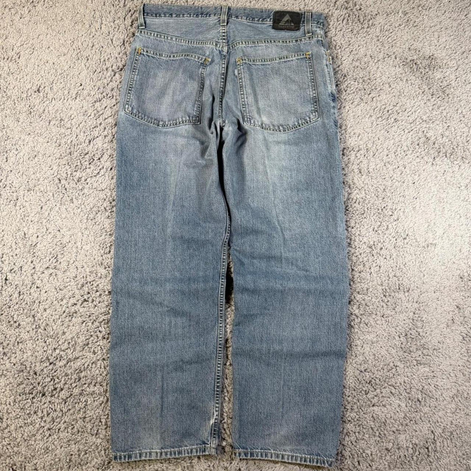 Y2K Levi’s SilverTab Relaxed Fit blue jeans Size 34×30