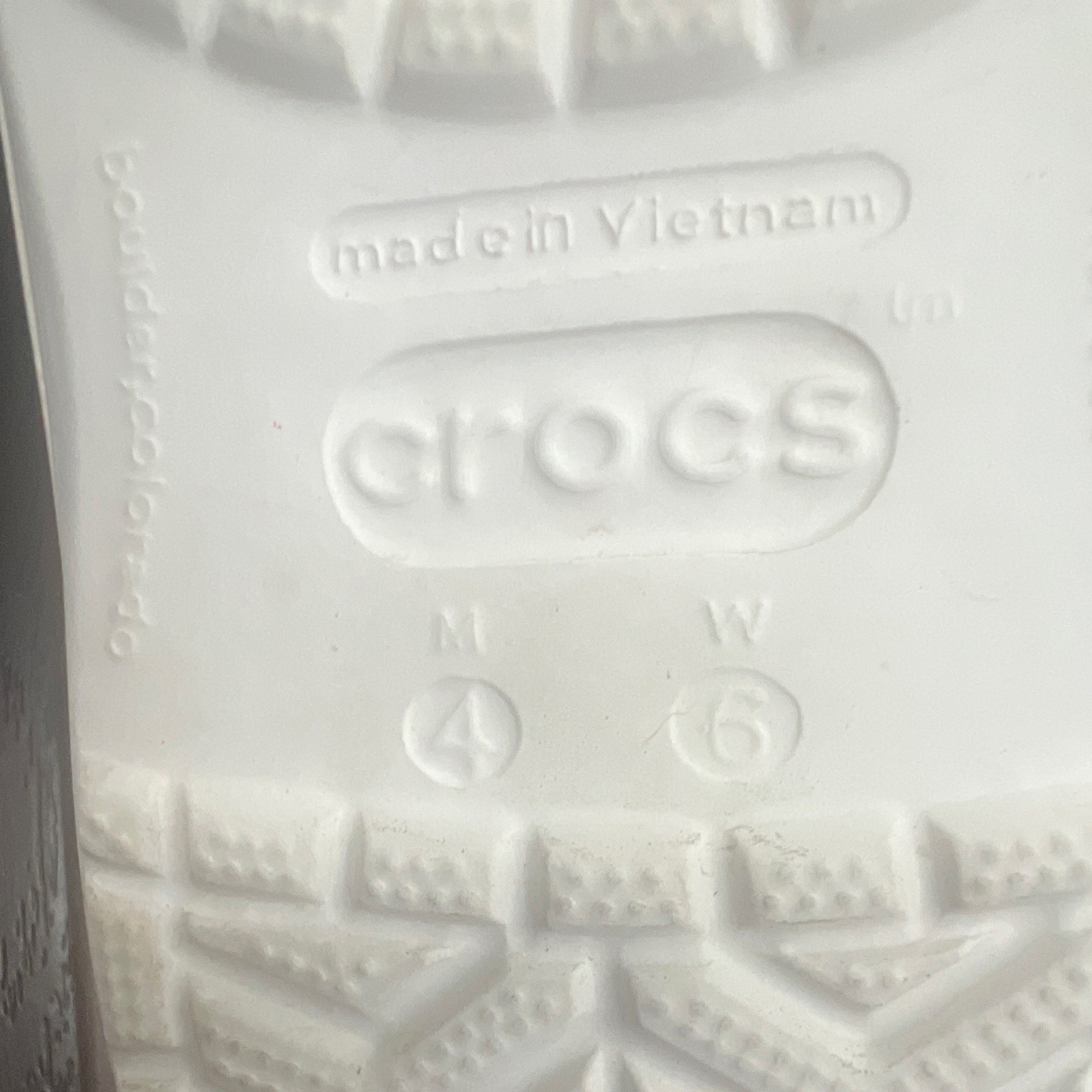 Crocs Classic Clog White Slip-On Unisex Sandals Solid Pattern