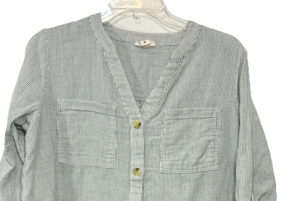 a.n.a Blouse M Gray White Stripe Top Button Up Cotton Beach Summer Casual