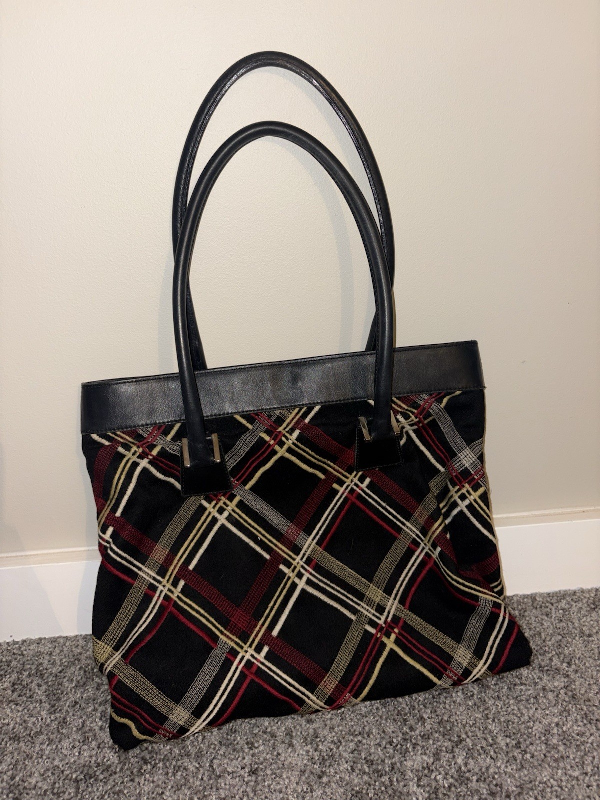 Burberry Plaid Tote Bag Black Red Beige Magnetic Zip Double Handles Pockets