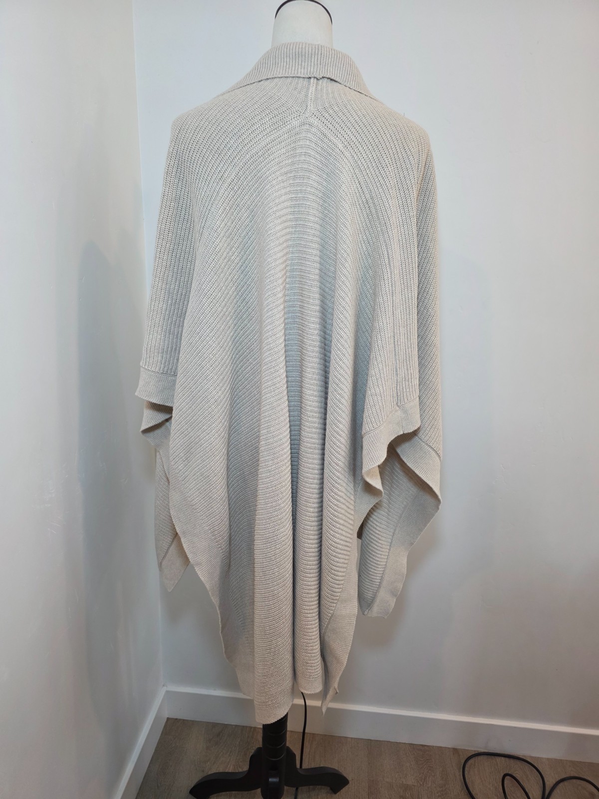 J. Jill Ruana Cape Poncho Sweater Beige One Size Neutral Cotton Blend Travel