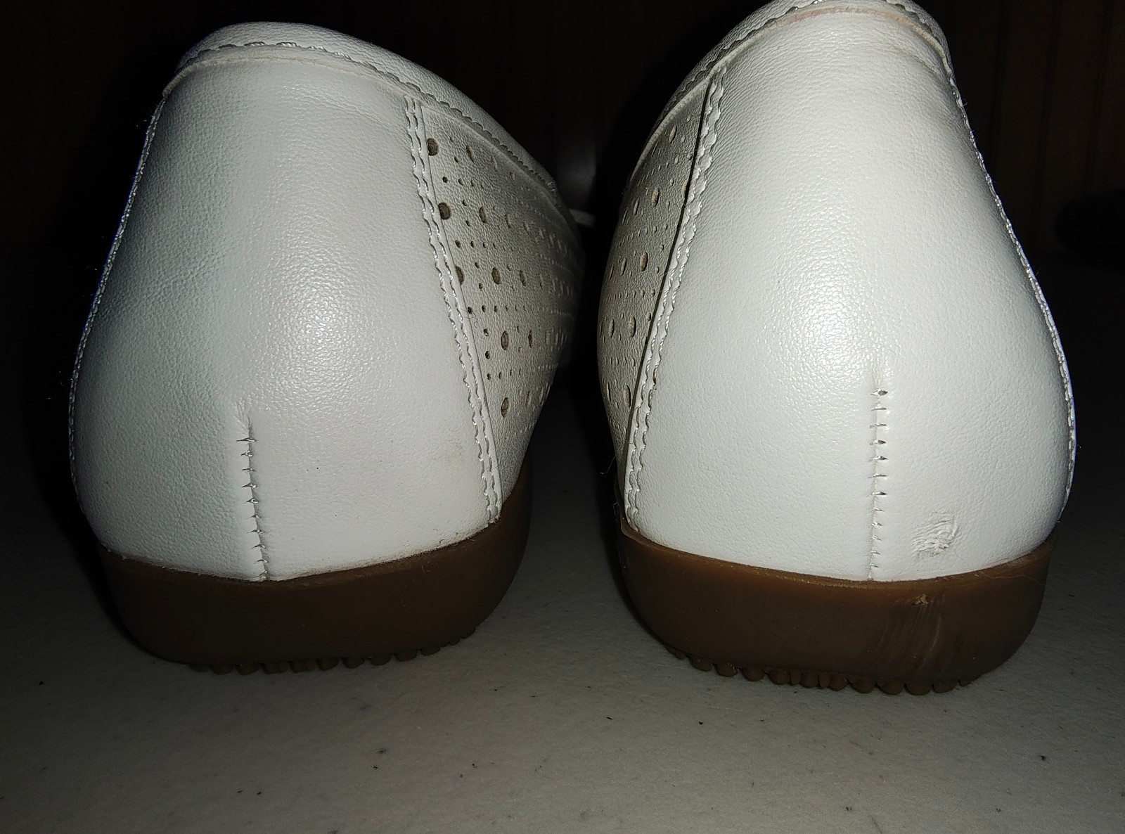 Mountain Sole by White Mountain Cliffs Cheryl Flats White Size 7