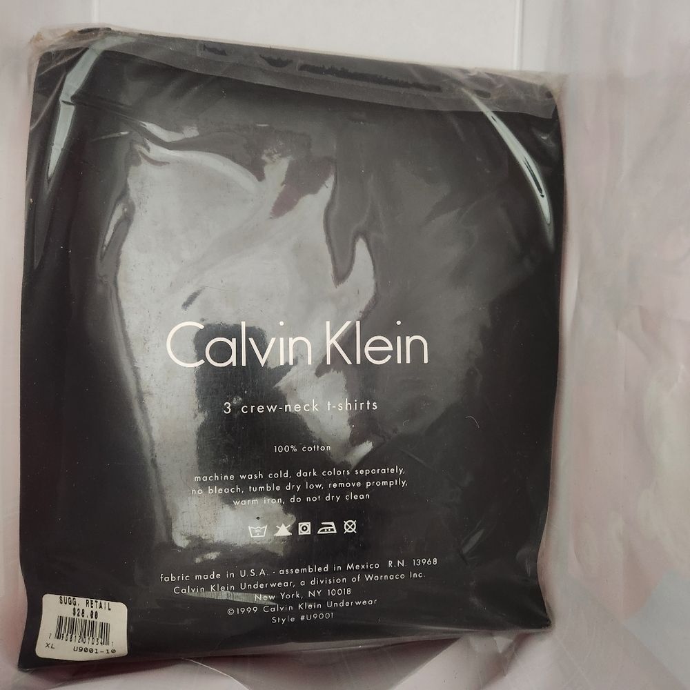 Vintage CALVIN KLEIN White Undershirts Size XL Crew Neck Classic Deadstock 90s