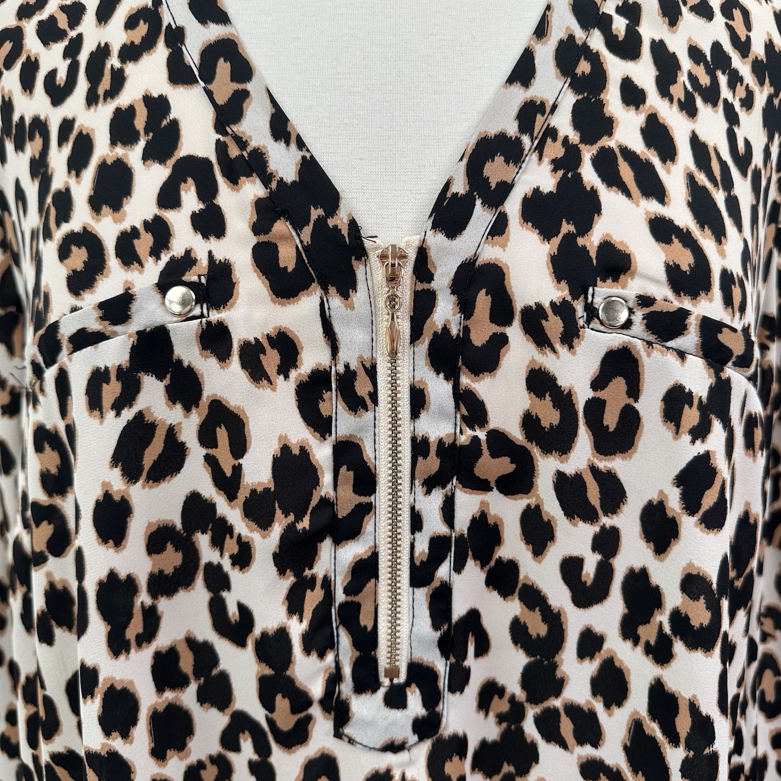 Torrid Harper Leopard Blouse 1X 14/16 1/4 Zip Georgette 3/4 Roll Tab Sleeve Top