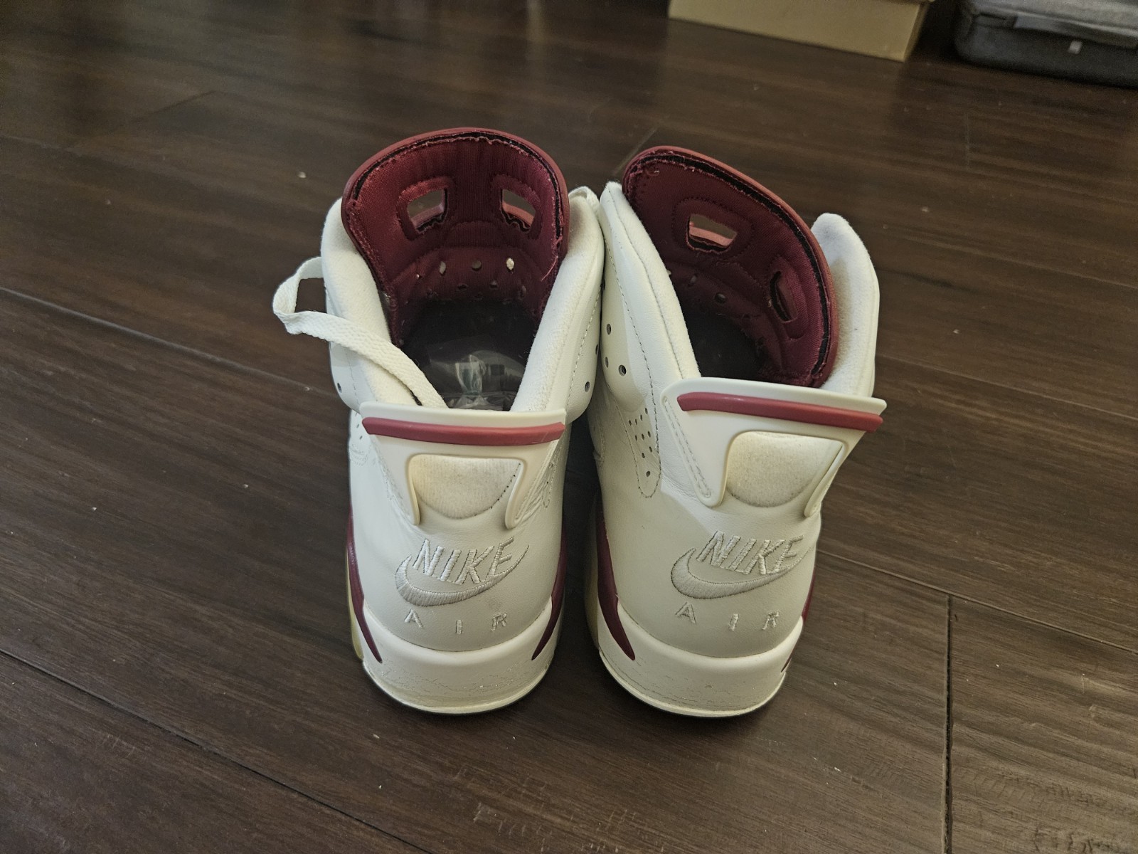 Jordan Air Jordan 6 Retro Men’s Mid Top Lace-Up Sneakers White/Red w/ Box