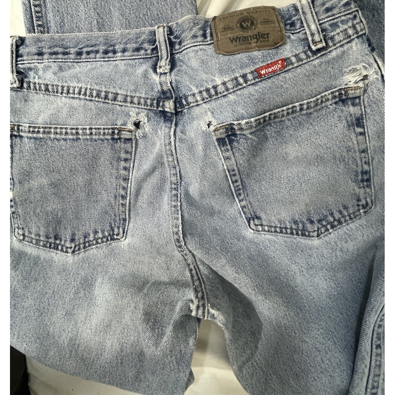 Vtg Wrangler Jeans 32×32 Blue Wash Denim Thrashed Distressed Ripped Grunge Work