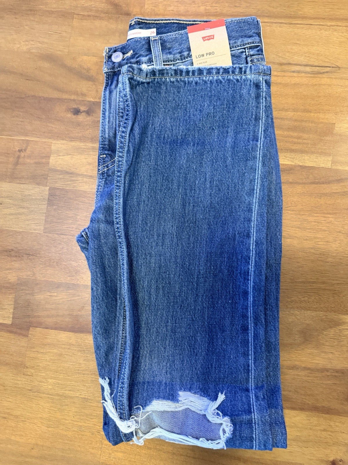 Levi’s Low Pro Relaxed Straight Leg Distressed Denim Jeans Women’s Medium Wash
