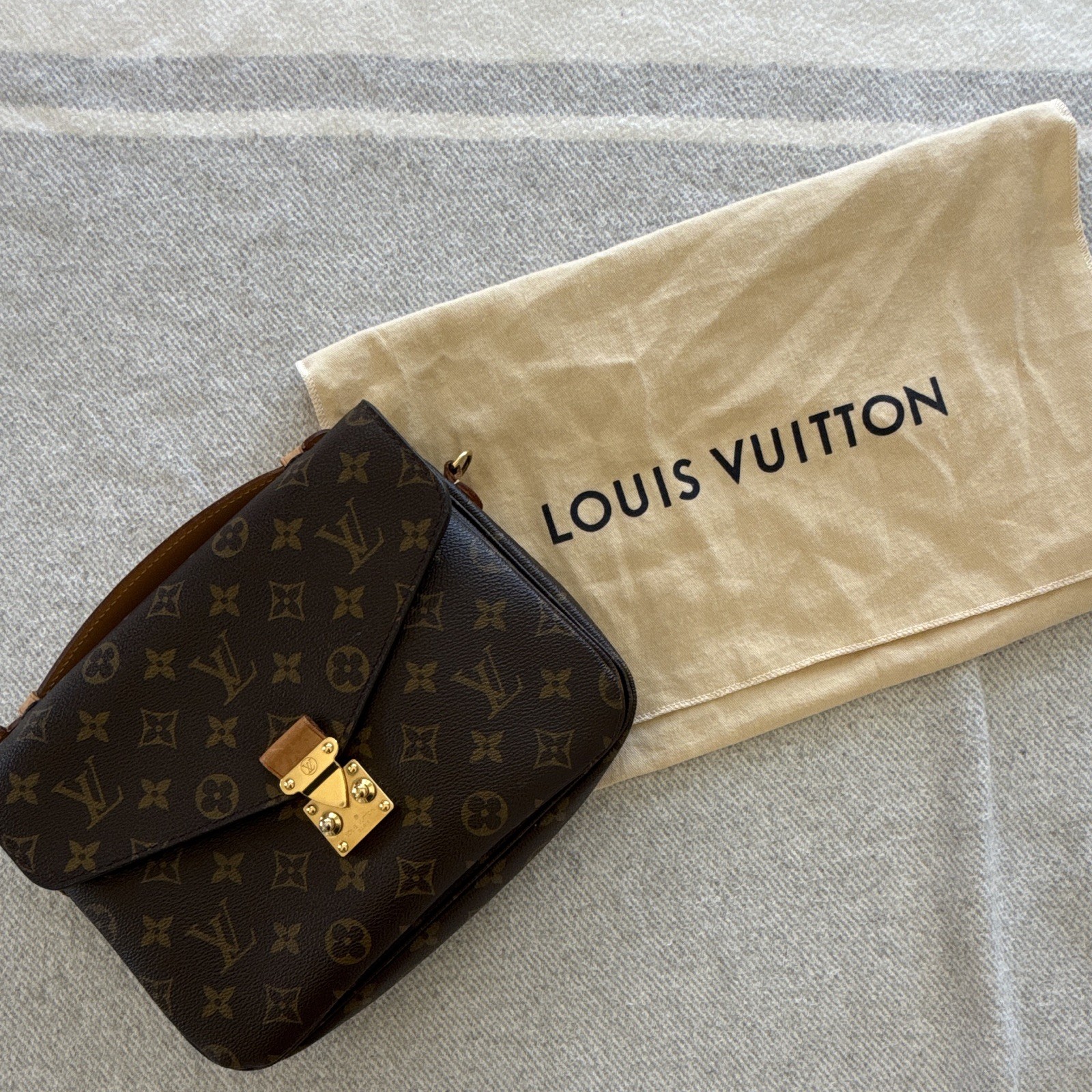 Louis Vuitton Monogram Pochette Metis Crossbody, Strap & Dust Bag