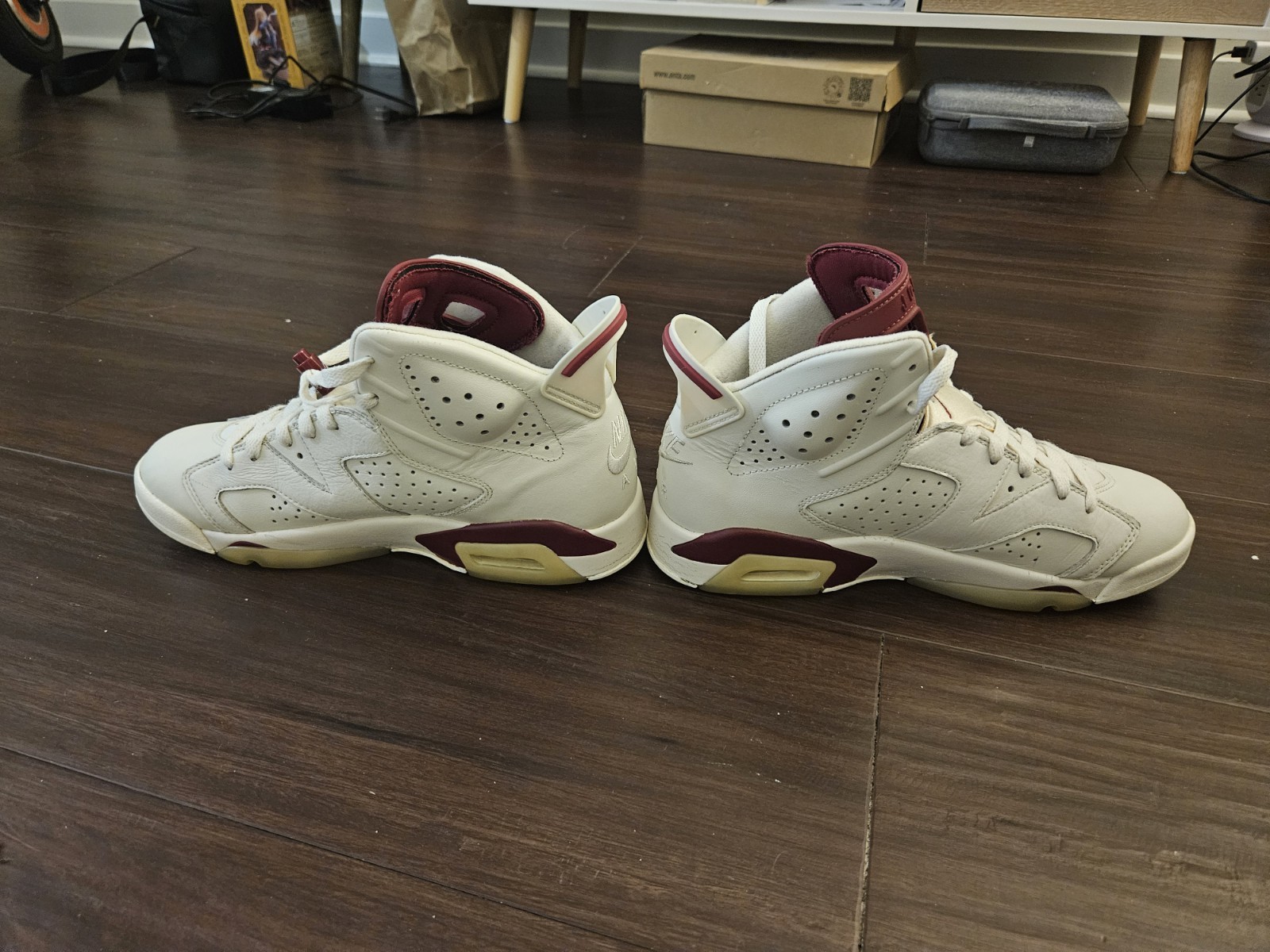 Jordan Air Jordan 6 Retro Men’s Mid Top Lace-Up Sneakers White/Red w/ Box