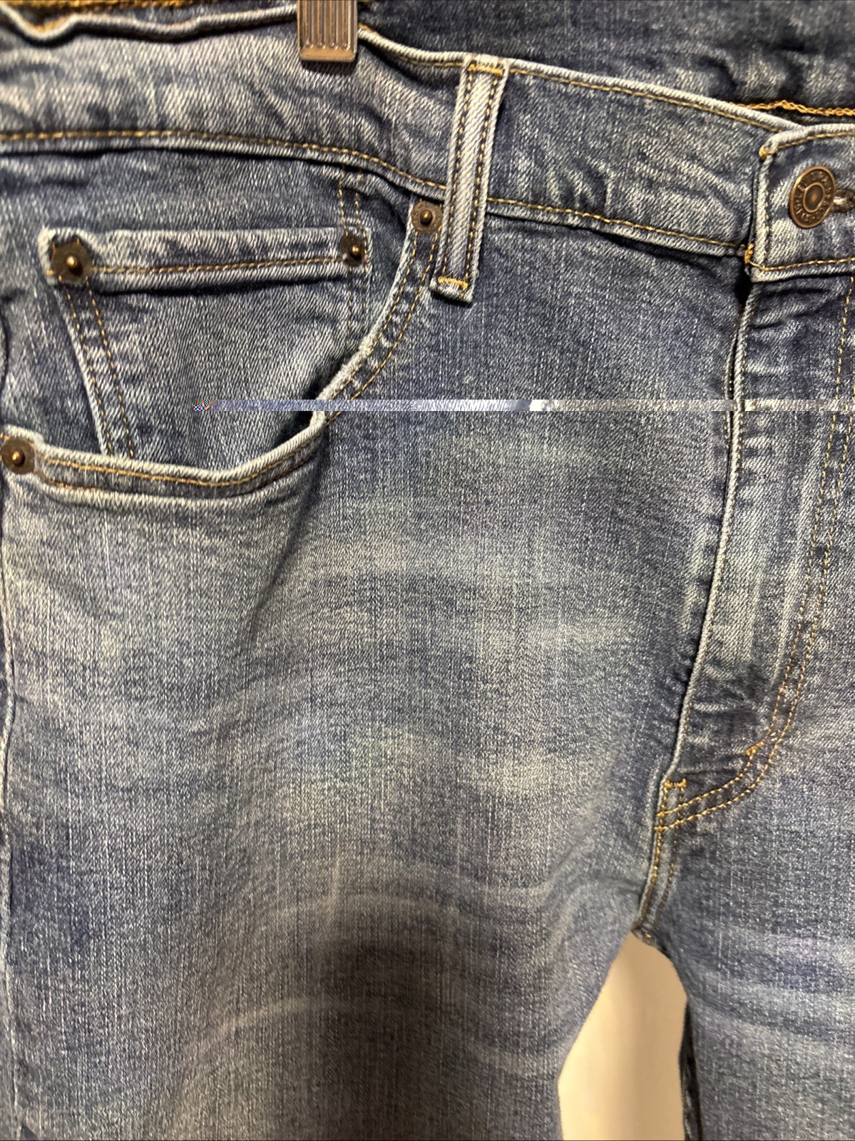 LEVIS 505 Men’s Jeans Size 38 x 34 Med Wash Blue Denim Relaxed Fit Straight Leg