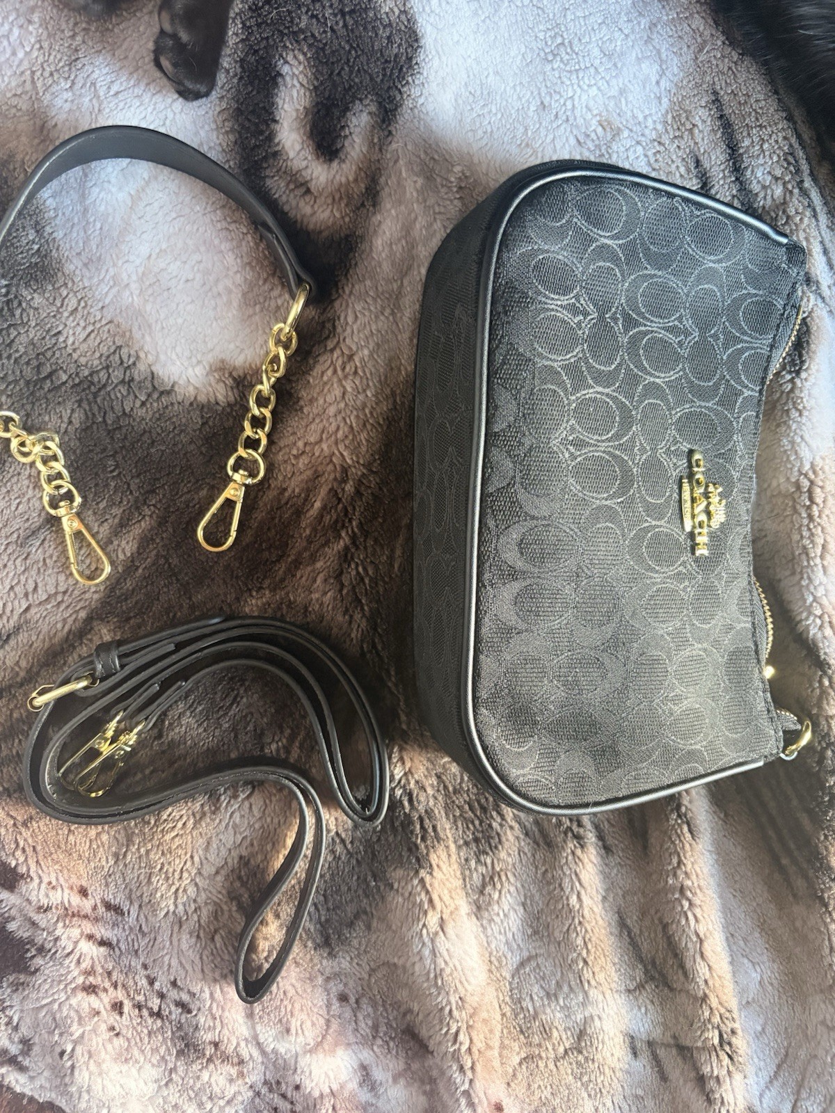 Coach Signature Small Crescent Zip Shoulder Bag Black Gold Detachable Strap