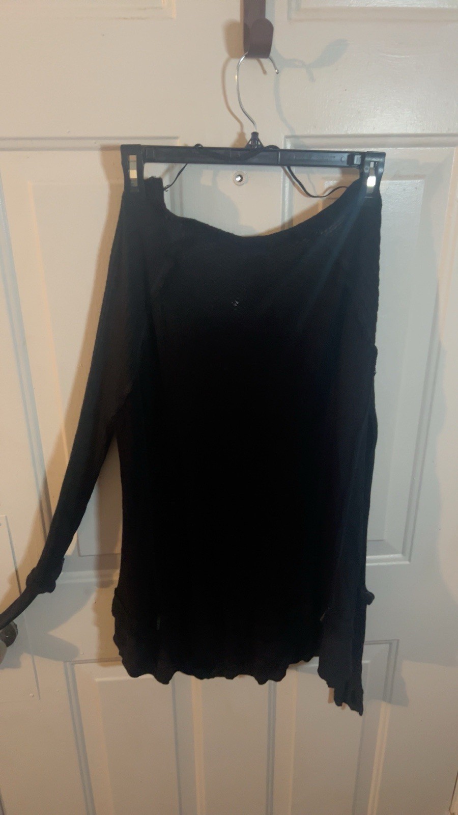 We The Free Women’s Black V-Neck Ruffle Knit Long Sleeve. XS Petite Tall