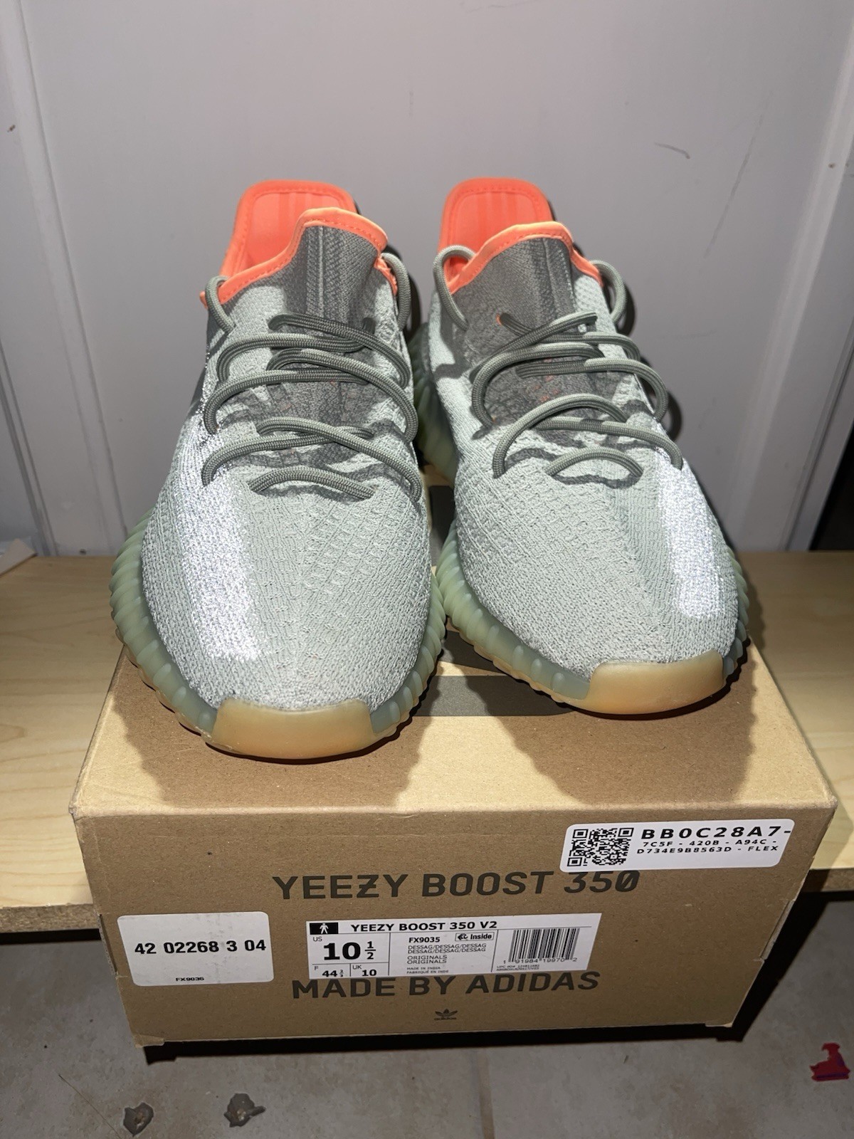 Adidas Yeezy Boost 350 V2 Men’s Size 10.5 Carbon Beluga