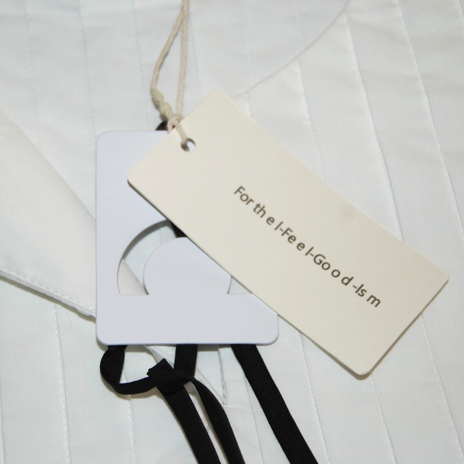 NWT COMMENSE Women’s Medium White Tie Front Pleated Top Blouse