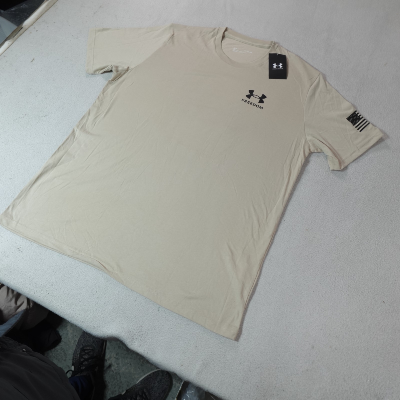 Under Armour Freedom Shirt Mens XL Loose Beige Flag Patriotic USA America T New