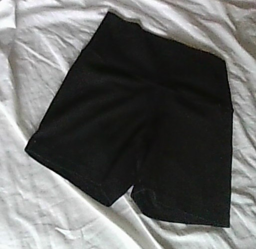 Yogalicious Lux Everyday 5″ Shorts Black PullOn Size S 21inch Waist *Flawed