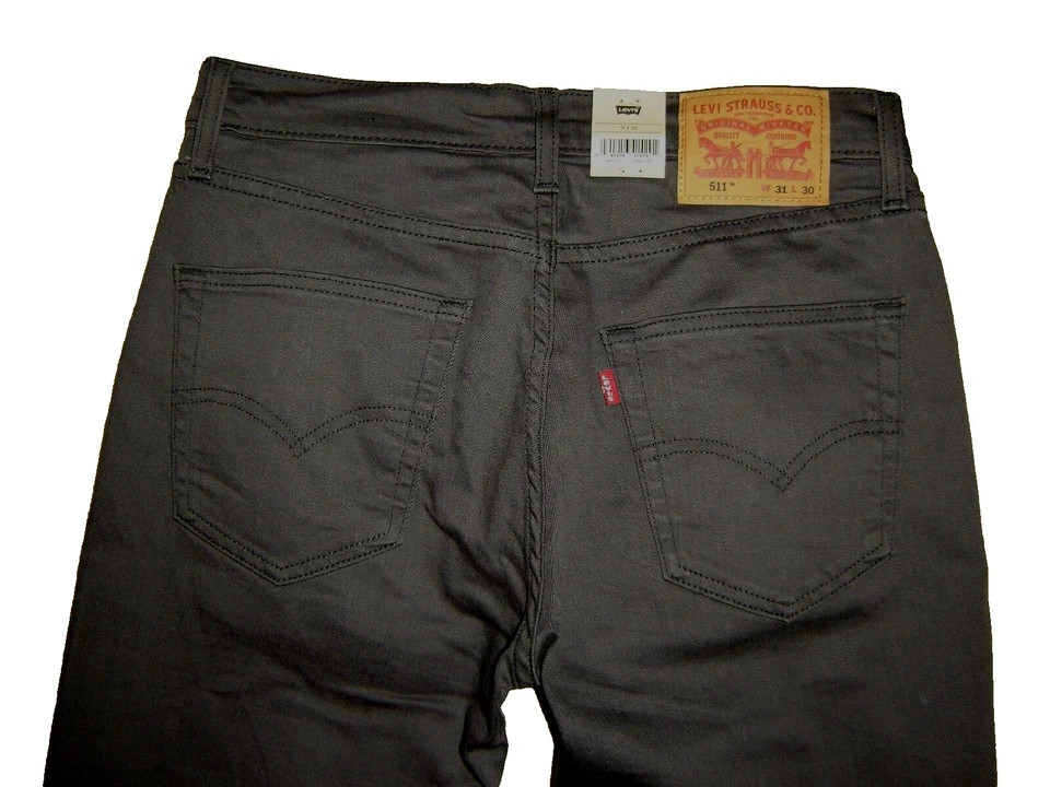 NWT Levi’s 511 jeans 32 x 30 Slim Fit Retail $80 Style # 04511-2272