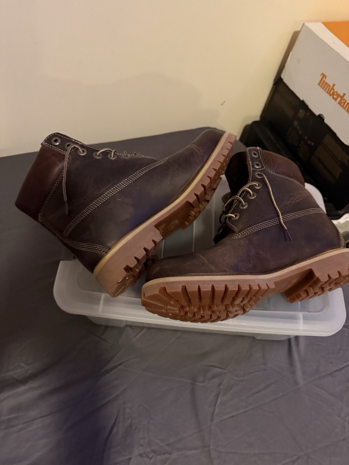 Timberland 6″ Premium Brown Leather BOOTS Men’s Size 9m
