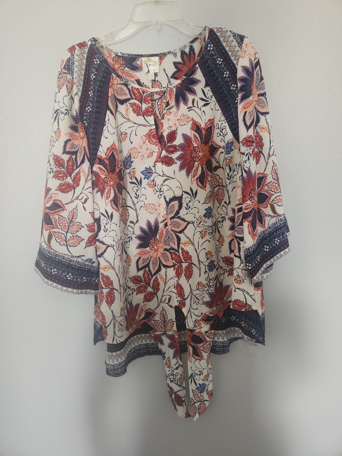 CUTE!Fig & Flower Size 1X 3/4 Bell Sleeve Multi-Color Key-Hole Neck tie-up Waist