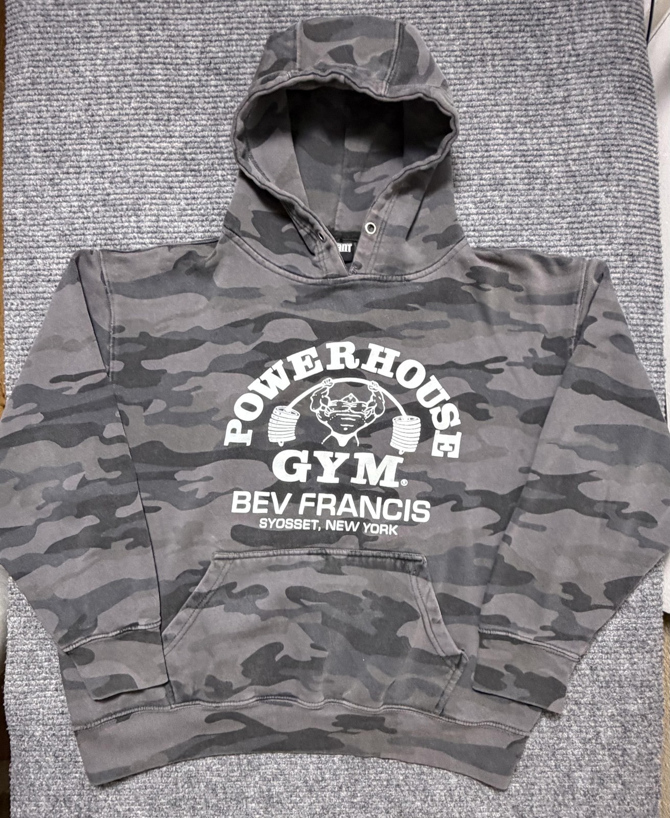 Powerhouse Gym Hoodie Mens Medium Y2K Gray Camo Bev Francis Pullover Gym