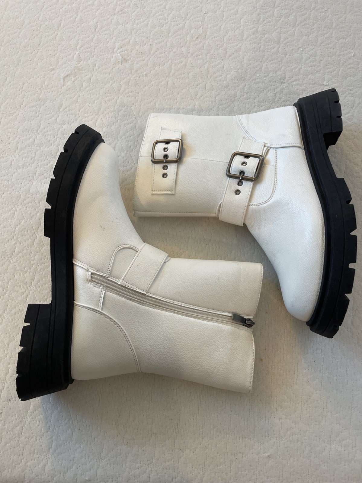 White Lug Sole Combat Boots Double Buckle Side Zip Moto Mid Calf Women 8.5