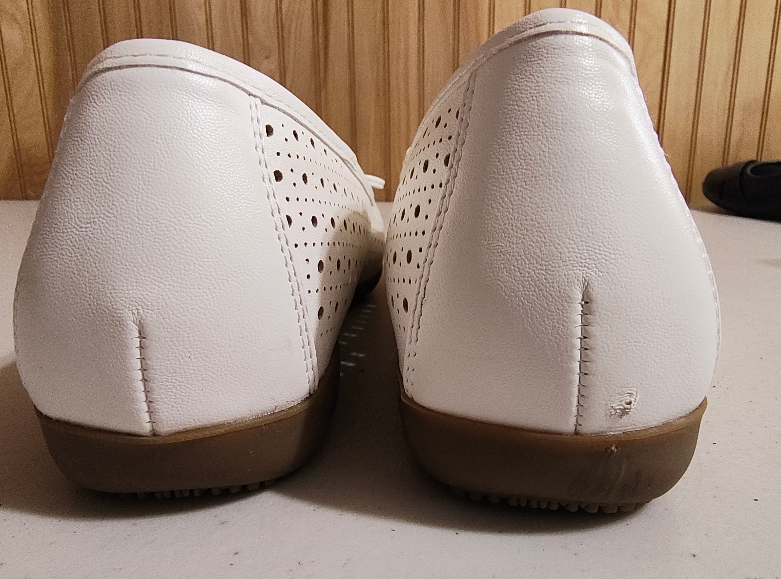 Mountain Sole by White Mountain Cliffs Cheryl Flats White Size 7