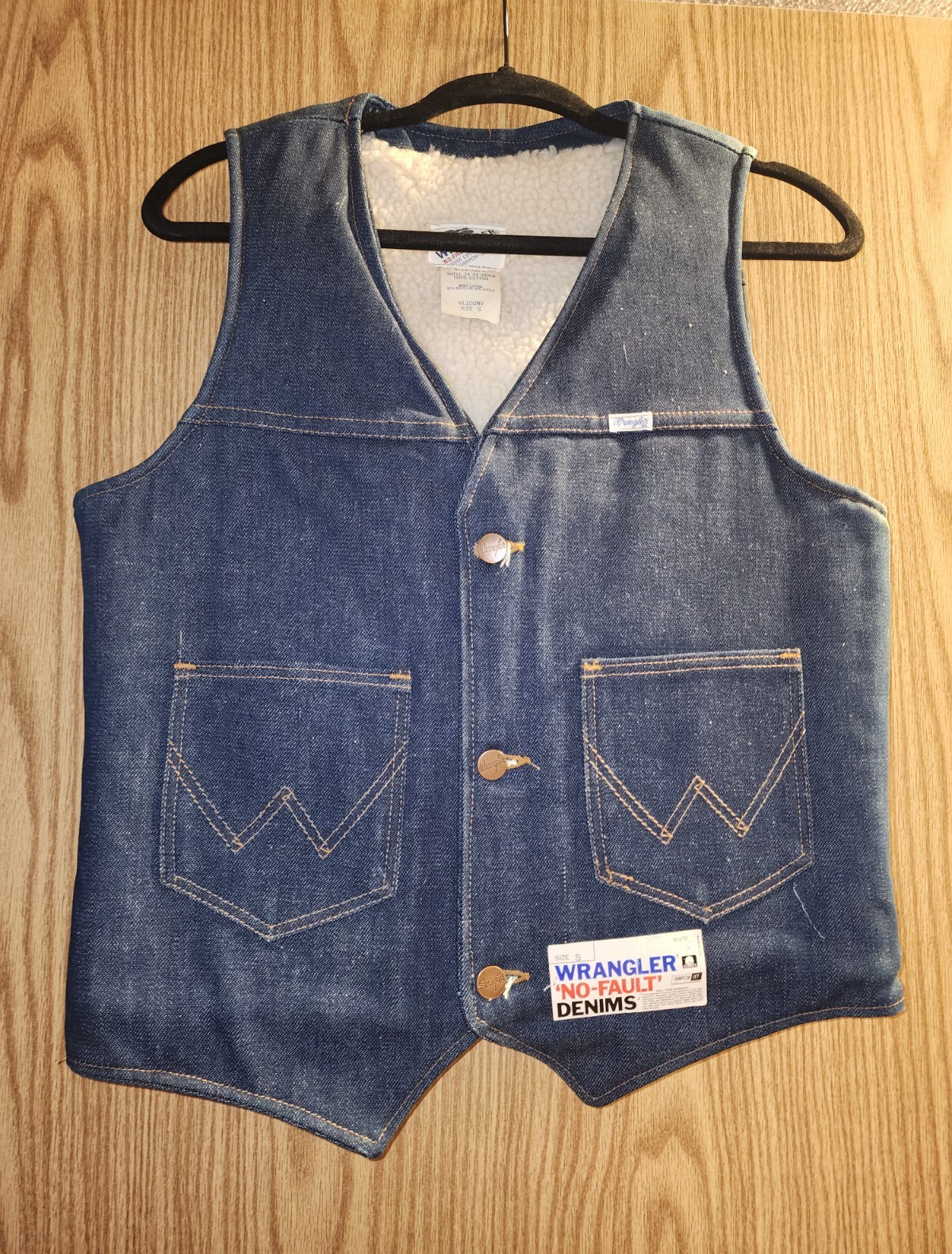 Wrangler Men’s Sherpa Lined Button Vest Blue Size S Vintage NWT Western
