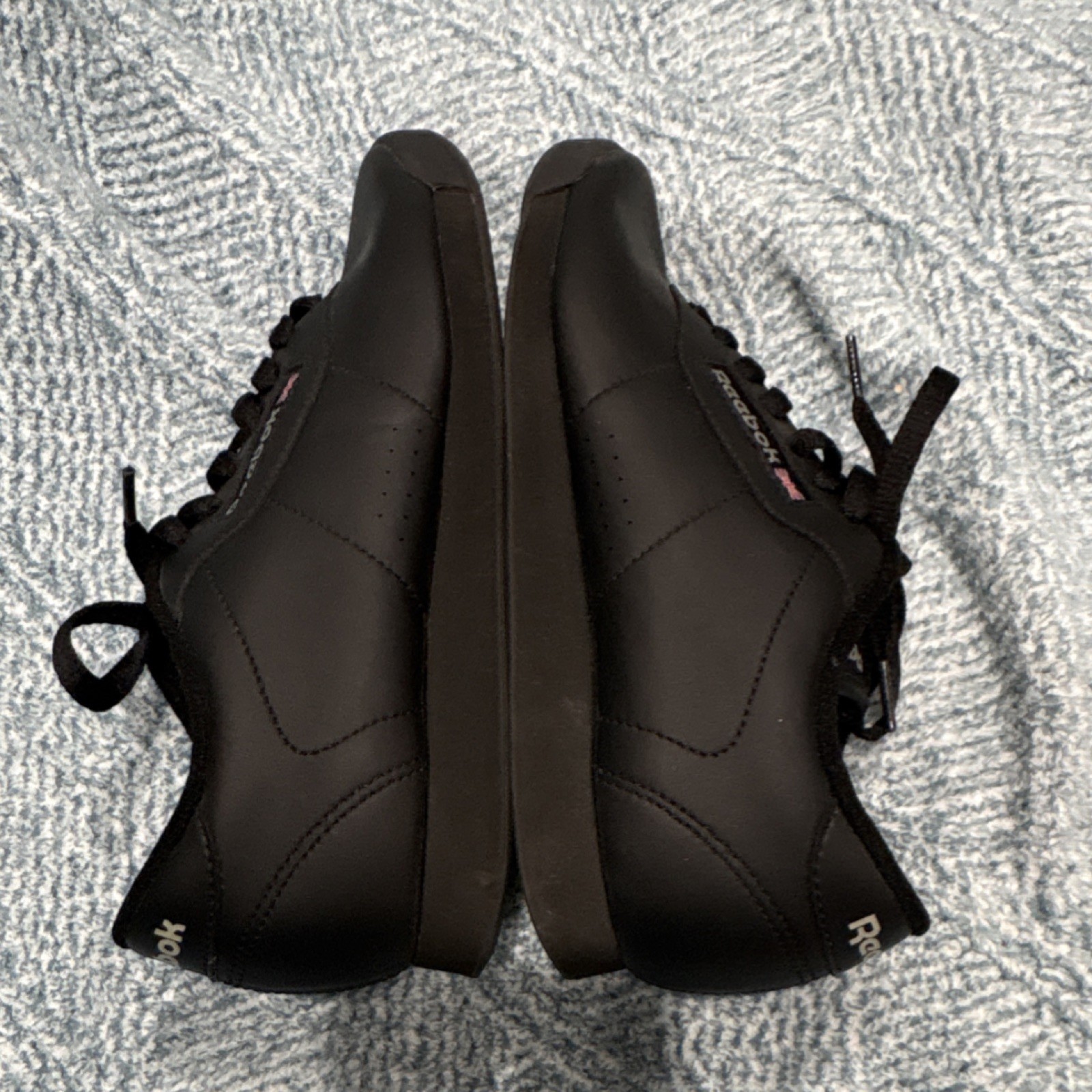 Reebok Classic Black Lace Up Low Top Cushioned Sneakers Rubber Sole 1Y3501-816