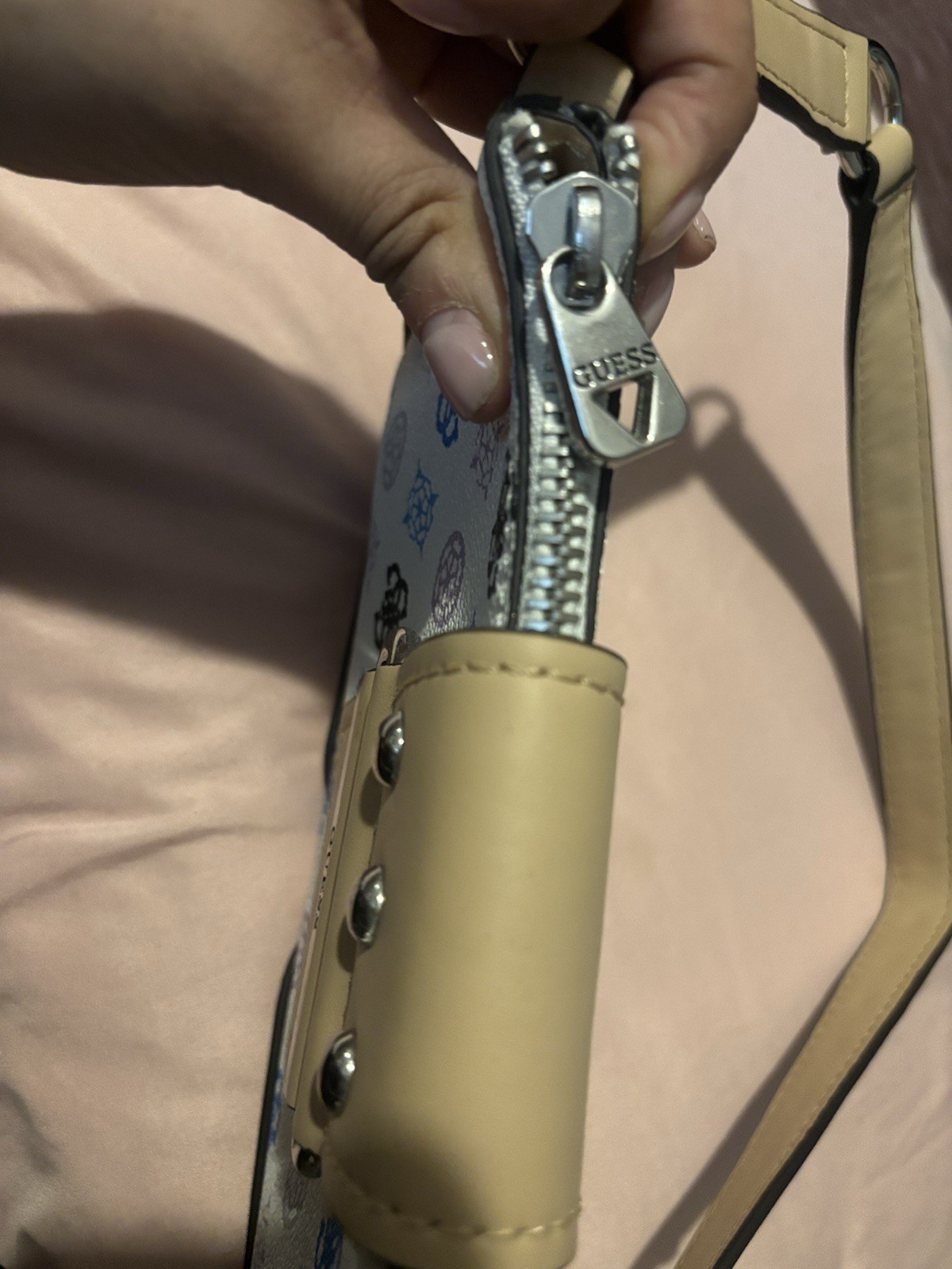 GUESS Logo Print Studded Crossbody Bag White/Beige Zip/Magnetic, Pockets