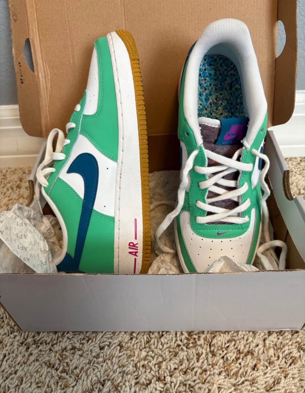 Nike Air Force 1 LV8 BG Unisex Kids White/Green/Blue Sneaker 7Y FJ4613-100