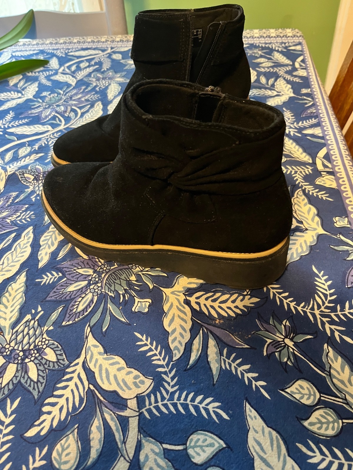 New black Clark s side zip suede short boots size 7.5. 6 inches