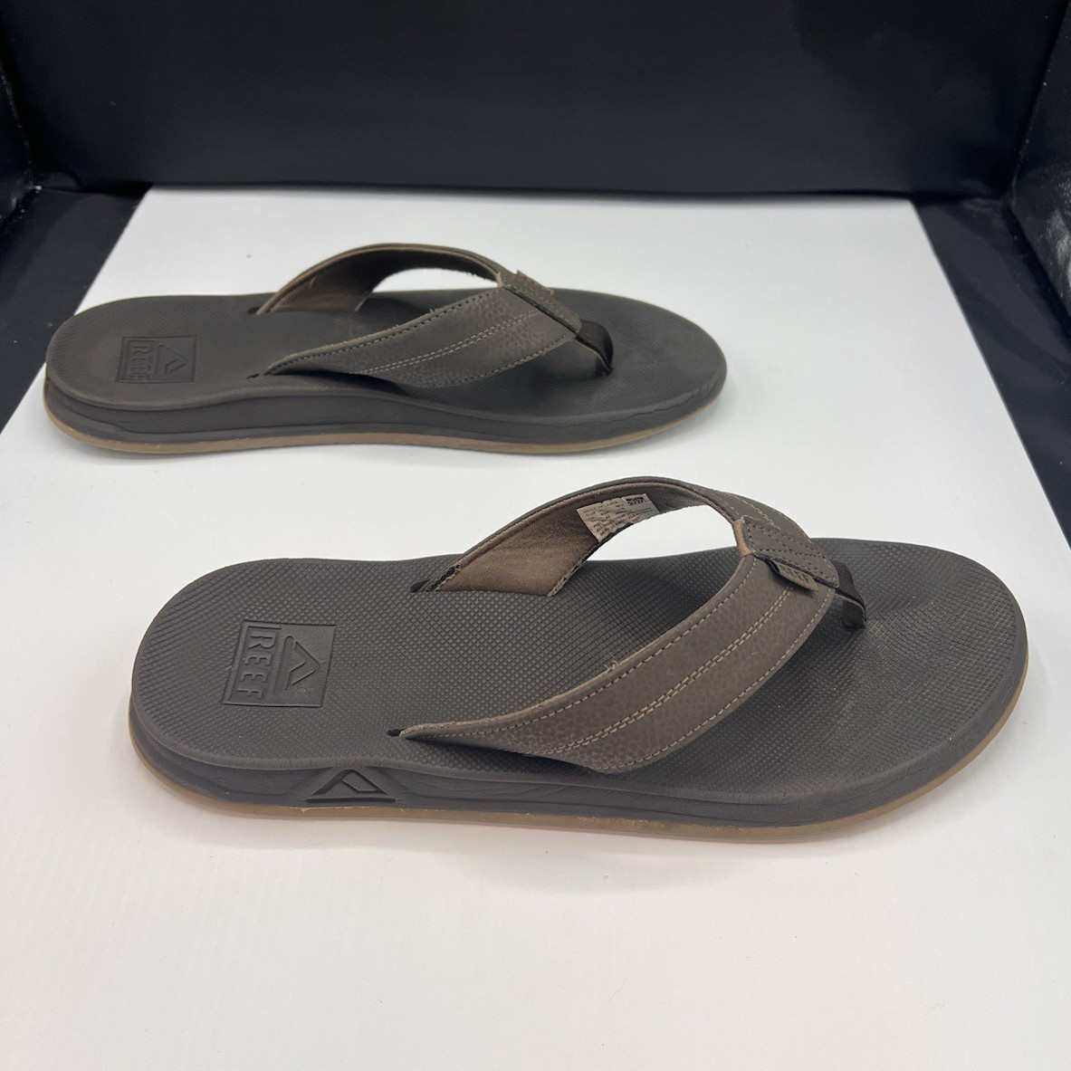 REEF Element TQT Men’s 12 Brown Flip-Flop Sandals Bottle Opener EU 45