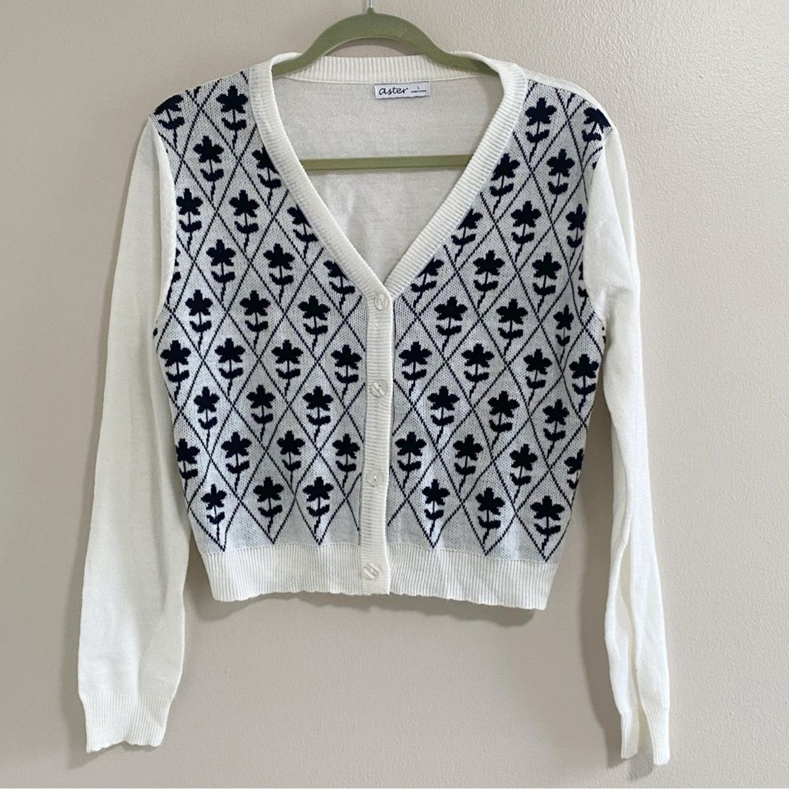 Aster White & Black Argyle Floral Print Cardigan Sweater Size Large
