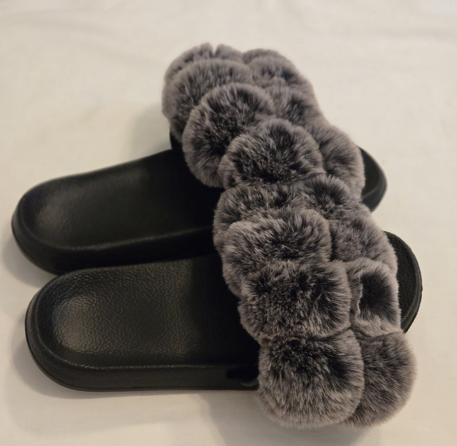 FOLOBE Girls Plush Fluffy Slippers Fluffy Plush Faux Fur Slippers 38-39 EU; 8 US
