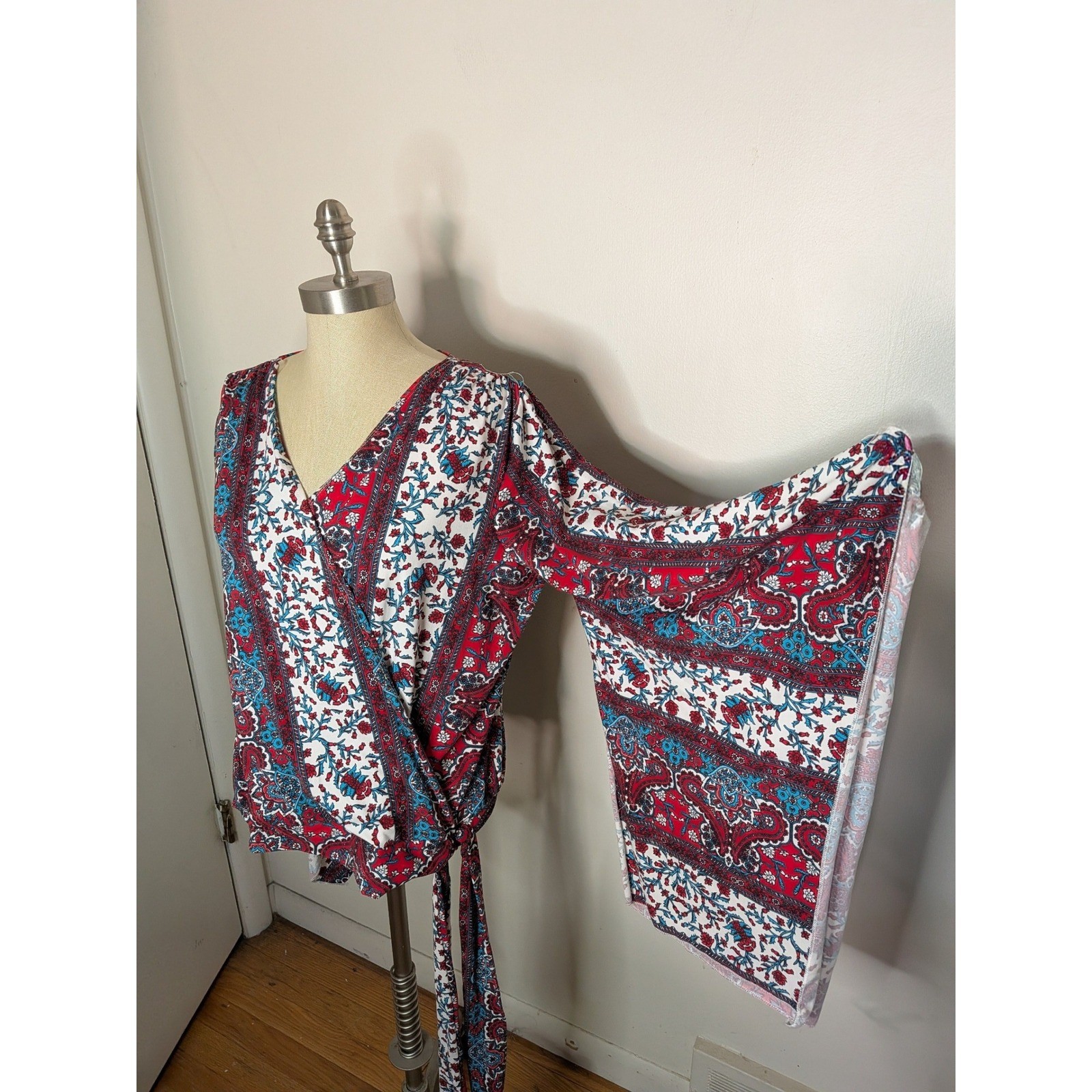 *NWT* 18/20 V-Neck Boho Festival Floral Paisley Wrap Top Blouse Wide Bell Sleeve
