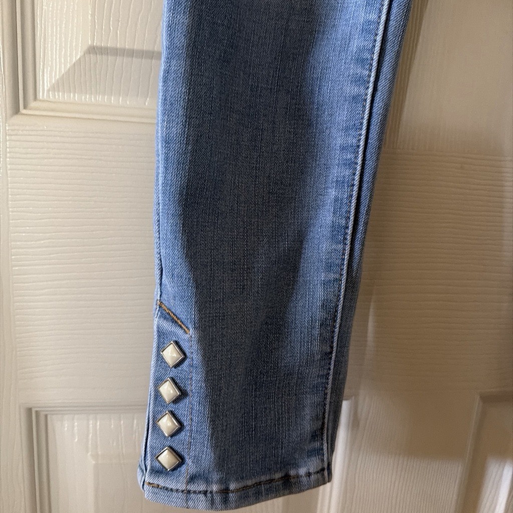 Levi’s Women’s Light Wash Blue Denim Skinny Jeans Stretch Studded Hem