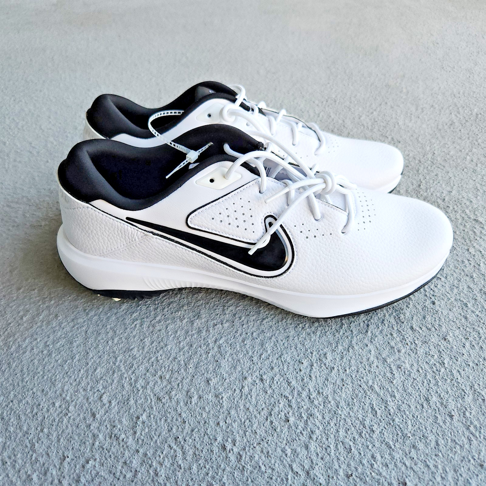 Nike Victory Pro 3 Wide Golf Sneakers White/Black DX9028-101 Size 12.5 US