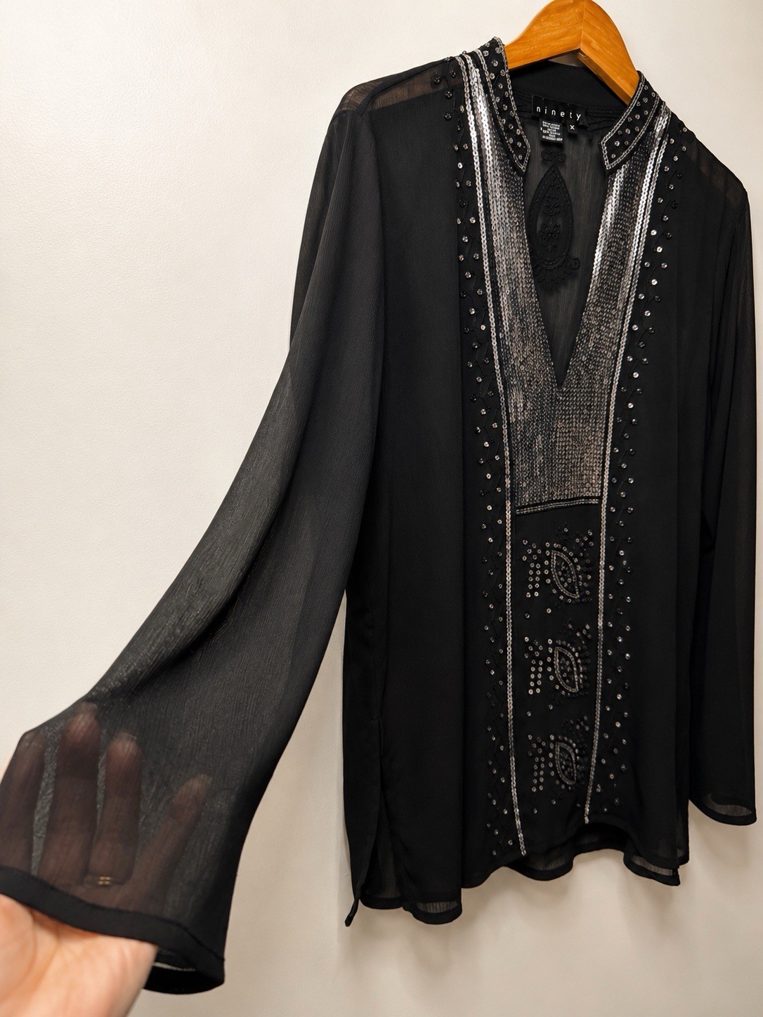 Ninety Clothing Co NWT Women’s Silver And Black Party Sparkle Holiday Blouse 1X