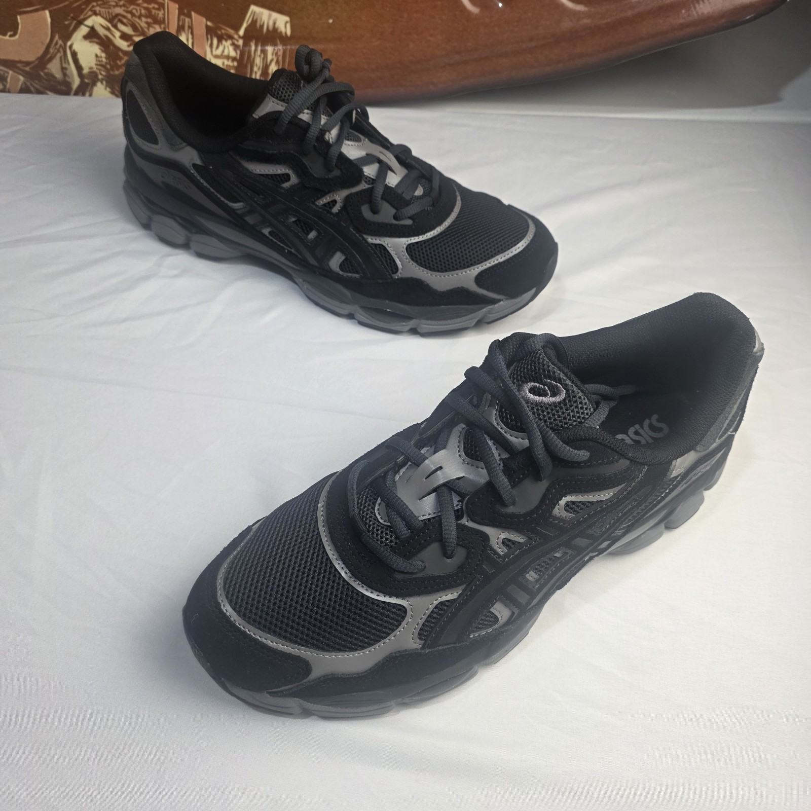 ASICS Men’s Gel-NYC Size 11.5 Sneakers