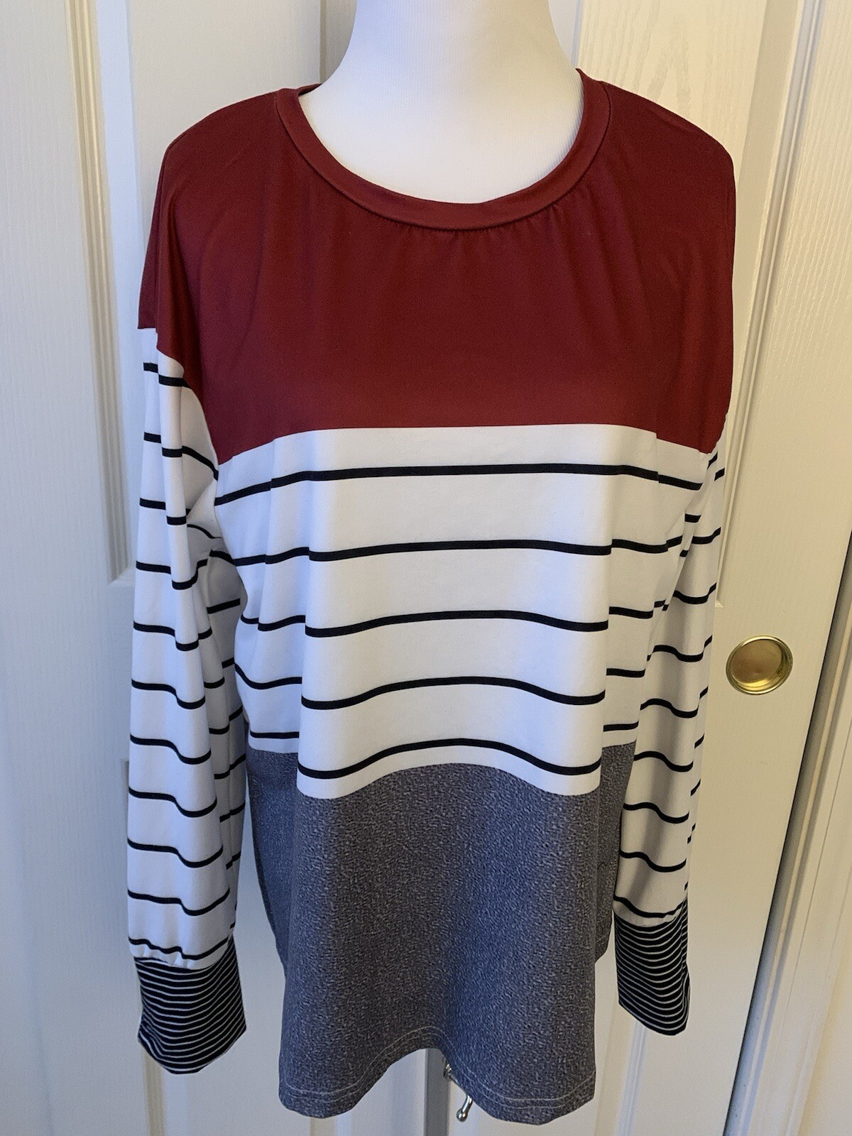 PRETTY STRIPED POLYESTER SPANDEX BLEND LONG SLEEVE TOP – SIZE L