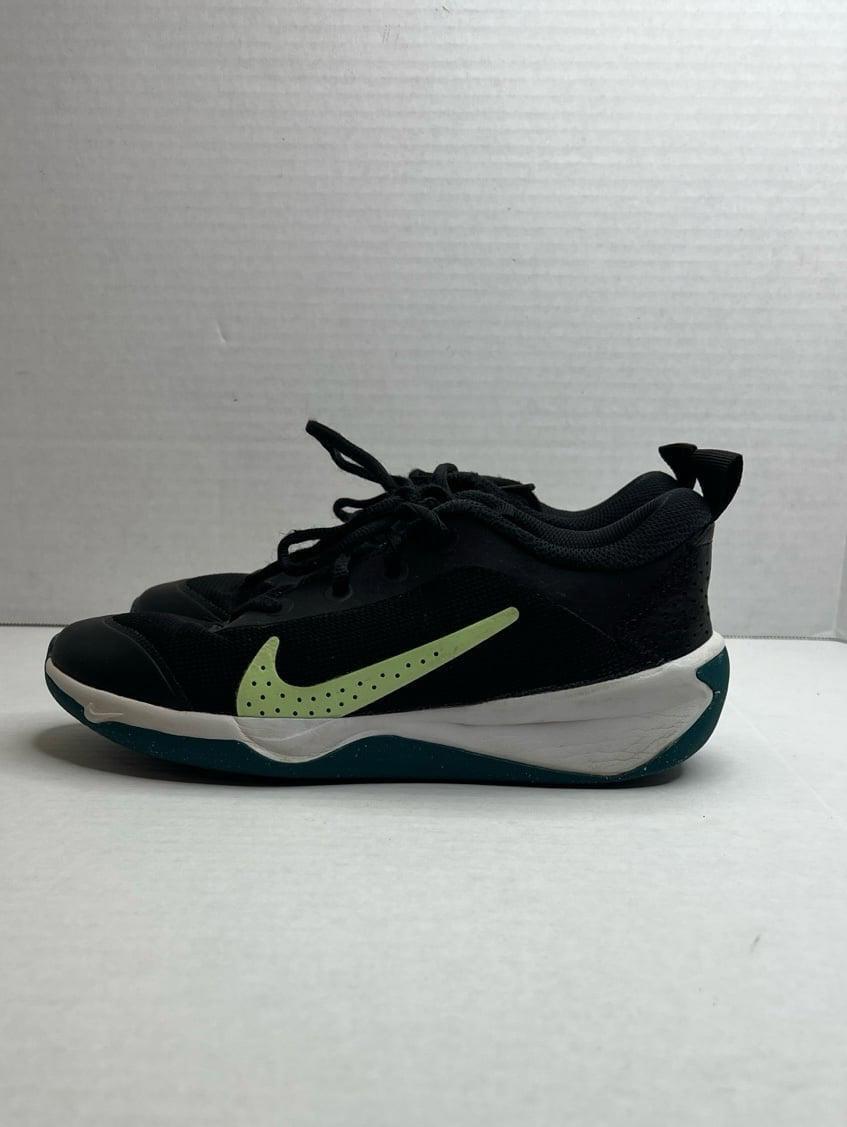 Nike Omni Multi-Court (GS) Athletic Shoes Black Barely Volt Youth Size 6Y DM9027